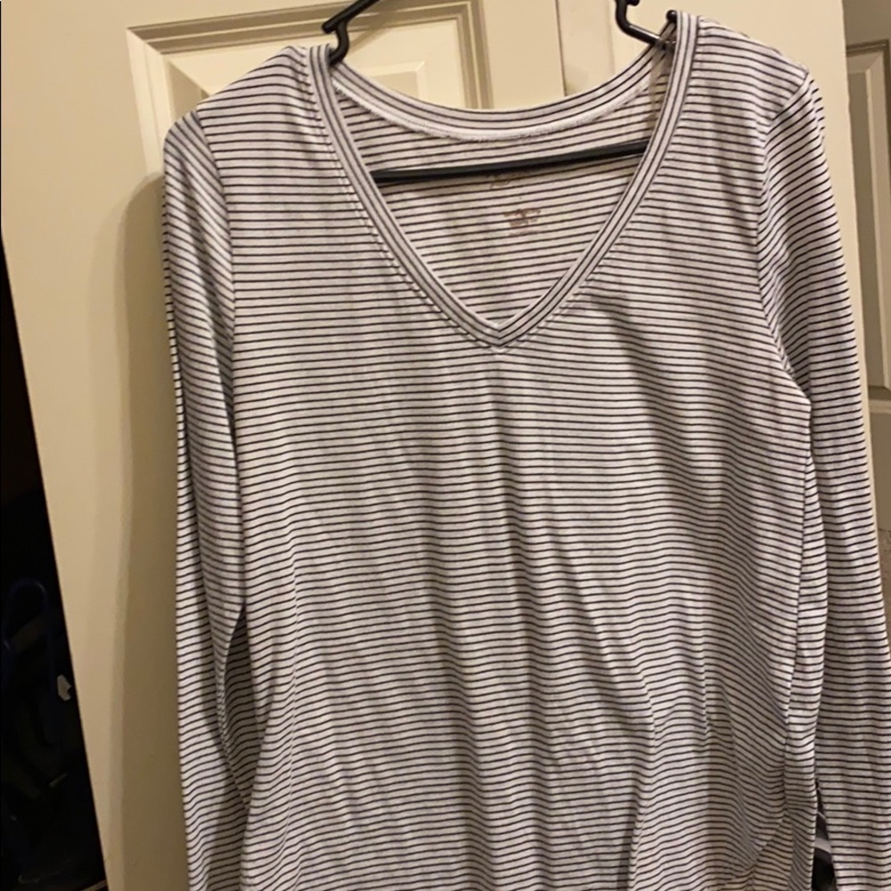 Black and white long sleeve 😇